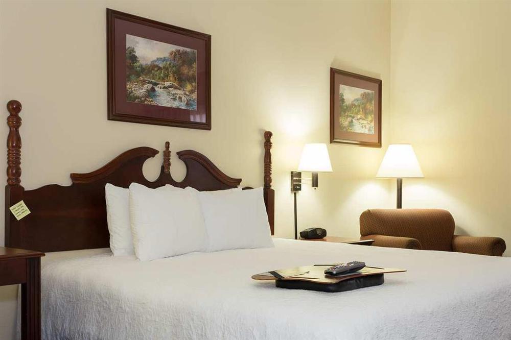 Hampton Inn Dickson Cameră foto